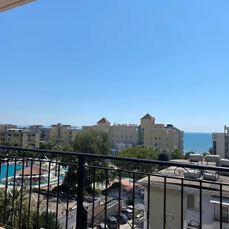 Beachfront Апартаменты *