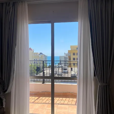 Beachfront Апартаменты *