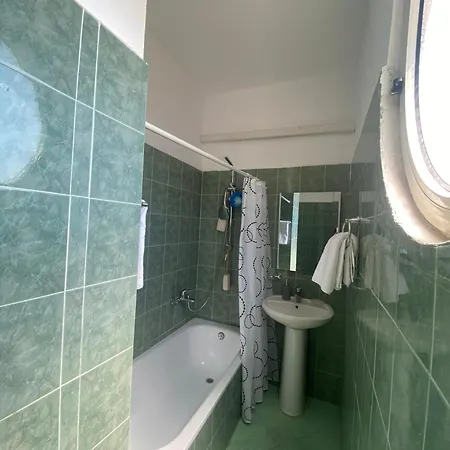 Beachfront Апартаменты Дуррес